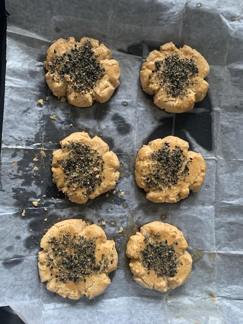 轻轻一按就碎掉的原味桃酥（不输猪油版）