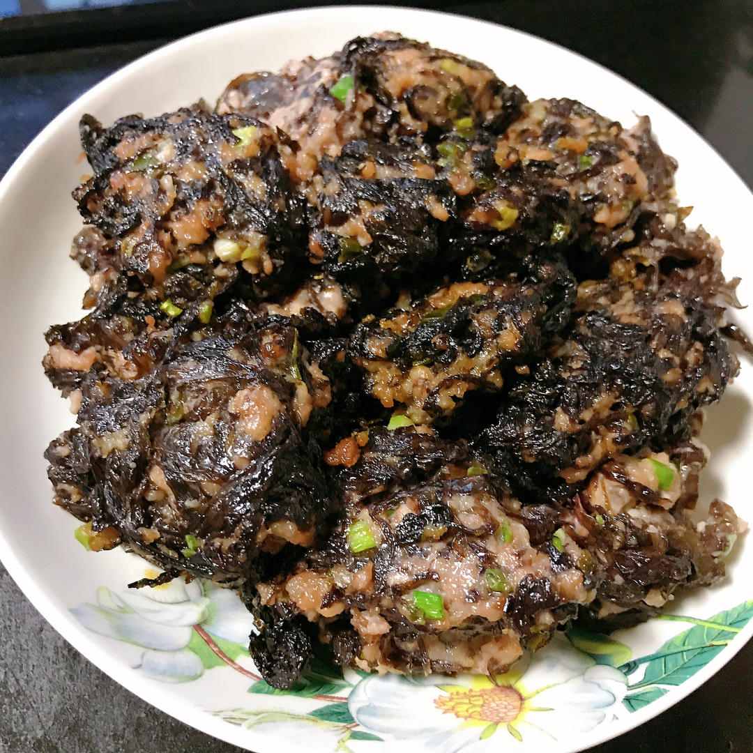 小老鼠在线做的炸紫菜肉丸子炸着吃的紫菜
