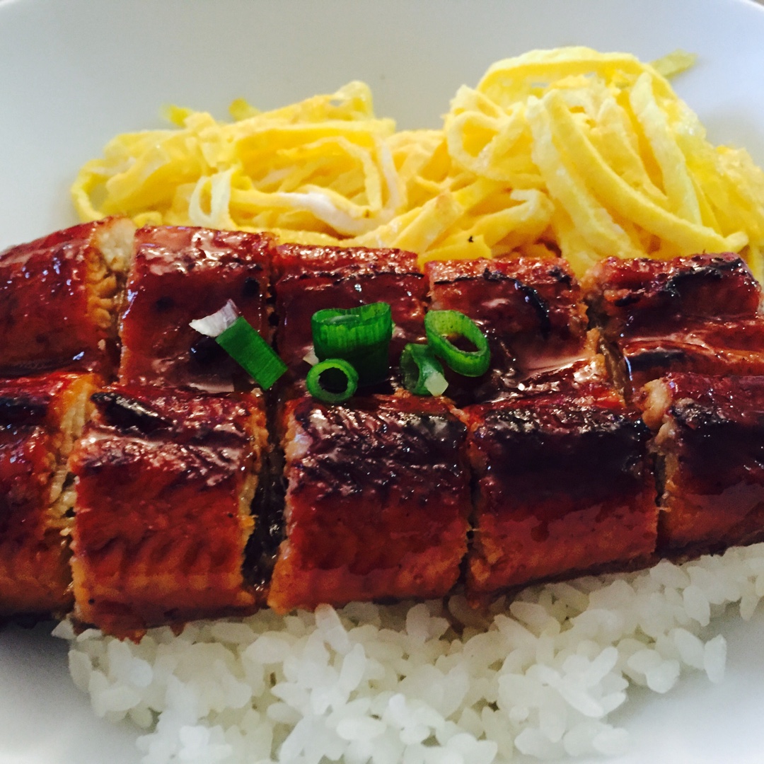 蒲烧鳗鱼盖饭（鳗丼）