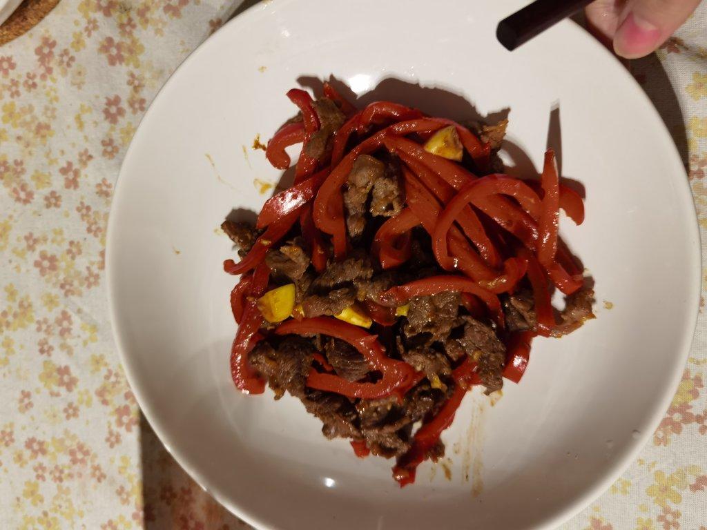 小炒牛肉（肉嫩味香）