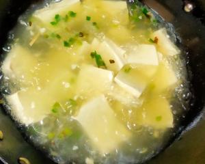 豌豆尖豆腐汤的做法 步骤2