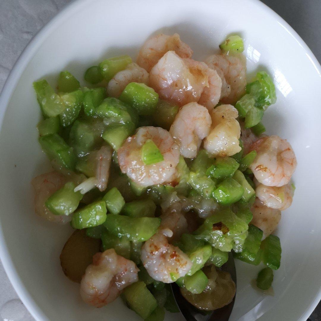 清淡鲜香【虾仁黄瓜】（超快手）