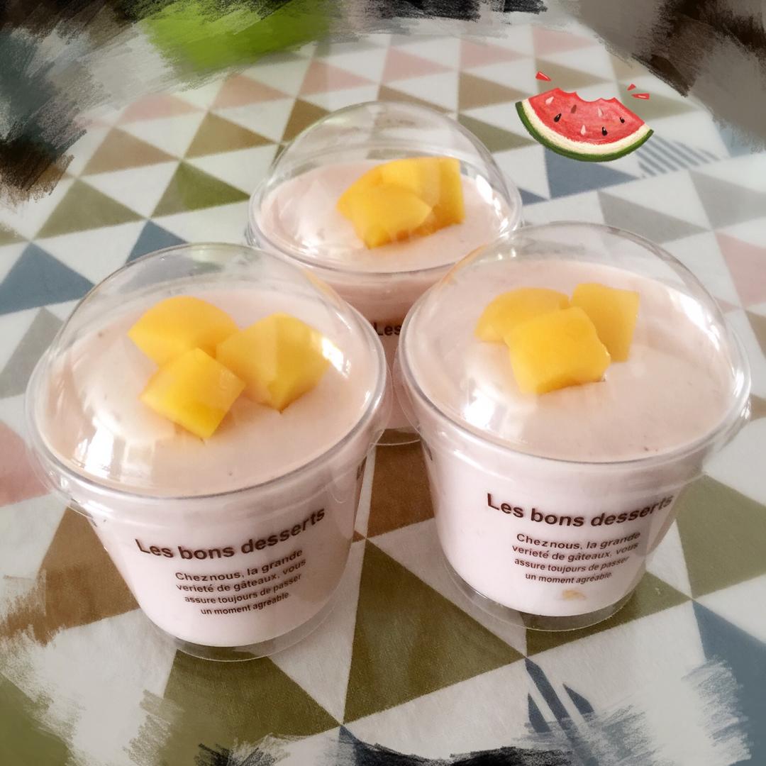 巧克力草莓慕斯蛋糕