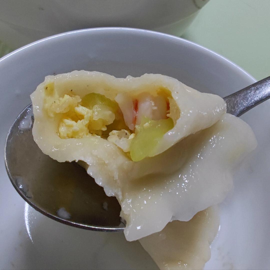 西葫芦鸡蛋虾仁三鲜饺子