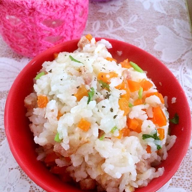 红萝卜腊肠焖饭（电饭锅懒人版）的做法