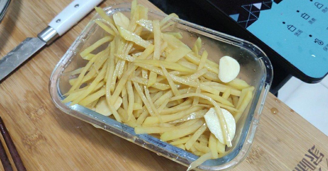在家也能做出馆子味儿的醋溜/炝炒/酸辣土豆丝（就是那道看似简单，实则步步玄机的土豆丝）
