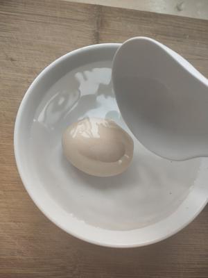 怎样煮出营养价值最高口感又好的水煮蛋（蛋清嫩滑，蛋黄不渣）的做法 步骤6