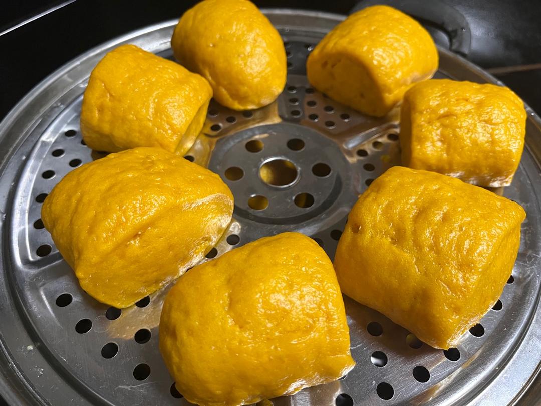 新手也可以--详解如何做出人见人爱、金黄的南瓜馒头