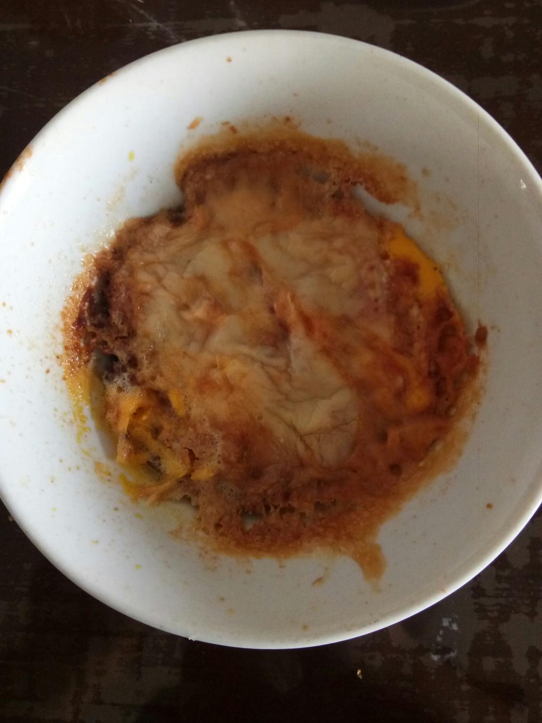 只需摆好材料去微波！惊艳全家的早餐端上桌：香肠奶酪烘蛋