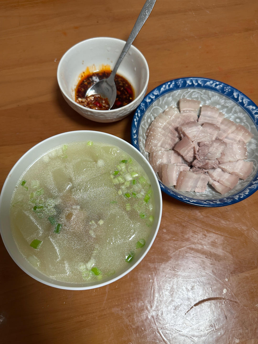 超简单的一餐，冬瓜汤白切肉一锅出