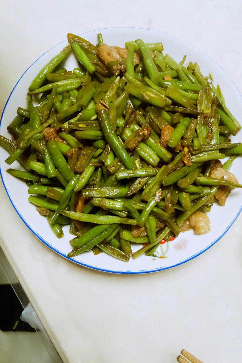 小贺哈哈做的豆角炒肉丝