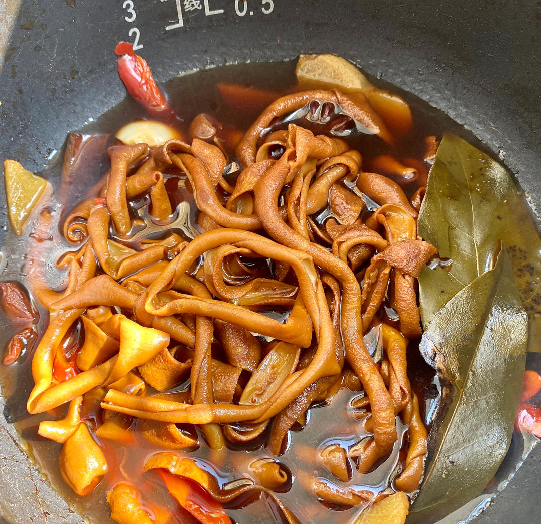 下酒小菜～卤鸭肠
