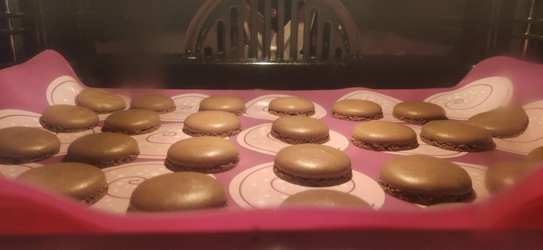 最容易成功的chocolate macarons 巧克力马卡龙