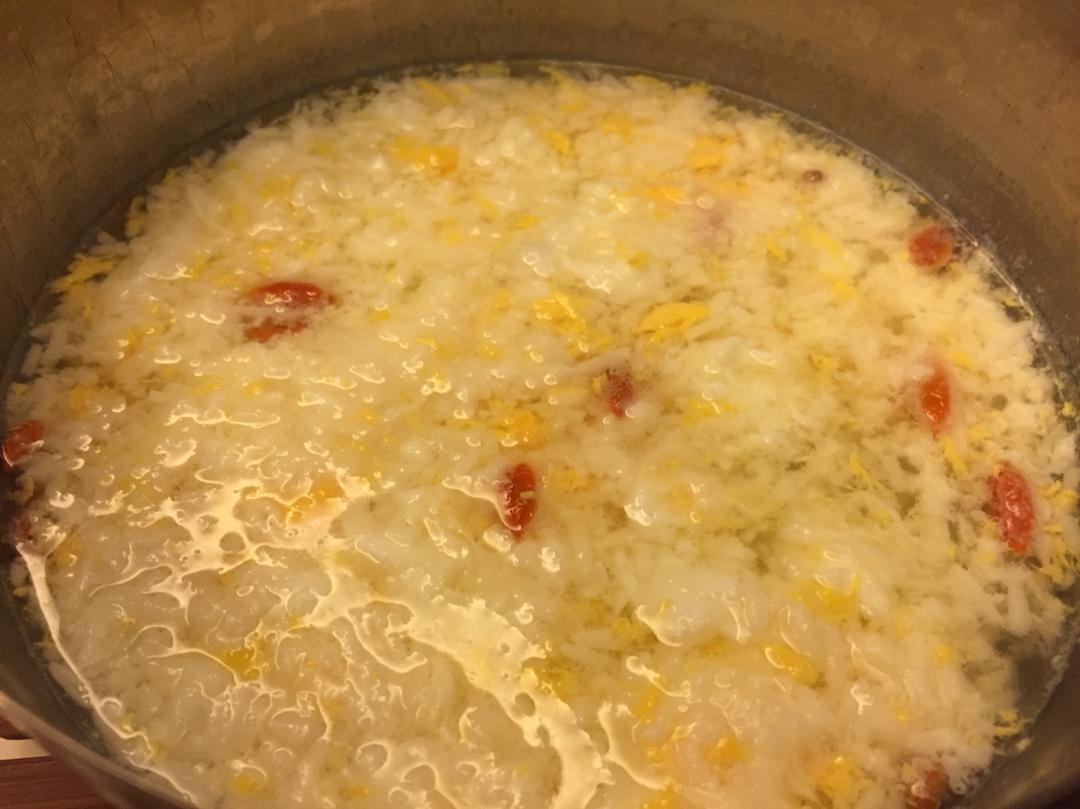 酒糟煮鸡蛋