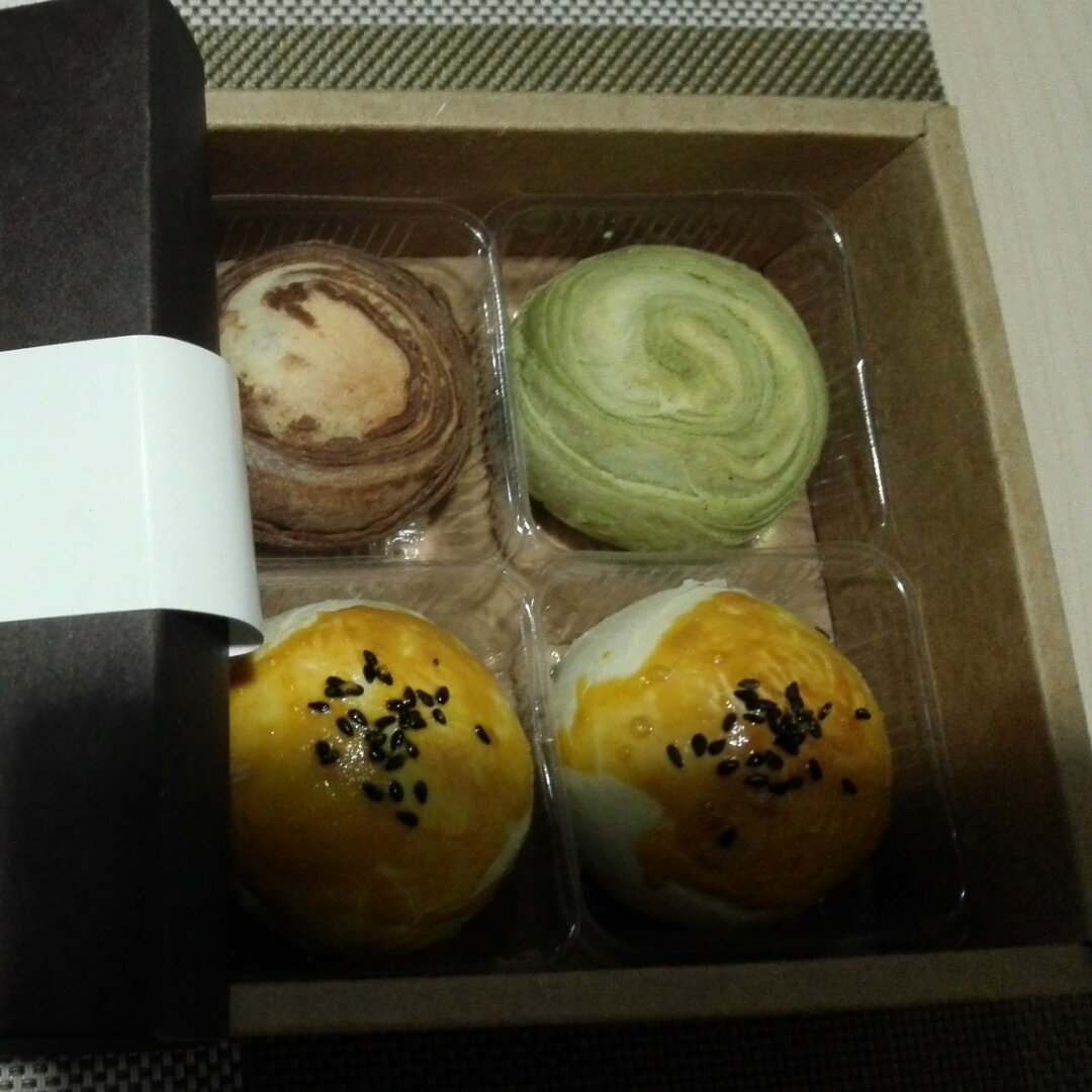 蛋黄酥~紫薯、抹茶、原味~花好月圆，中秋快乐~内附一次做六色蛋黄酥方法~