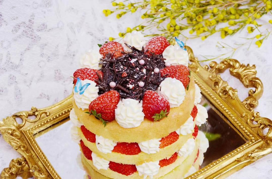 心动草莓~裸蛋糕