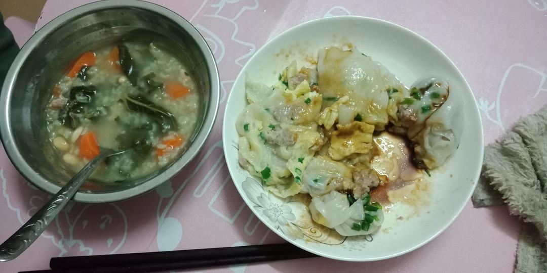 酸豆角瘦肉肠粉