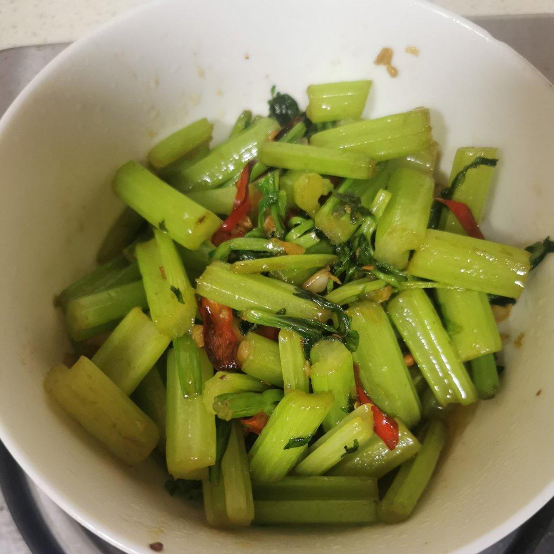 素炒芹菜