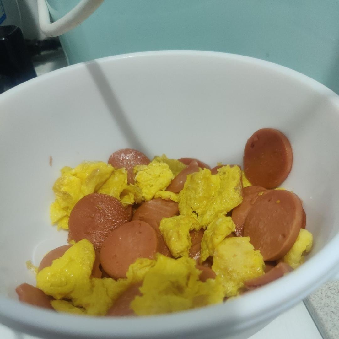 厨房小白也能做超级好吃的火腿炒鸡蛋！哈哈哈~