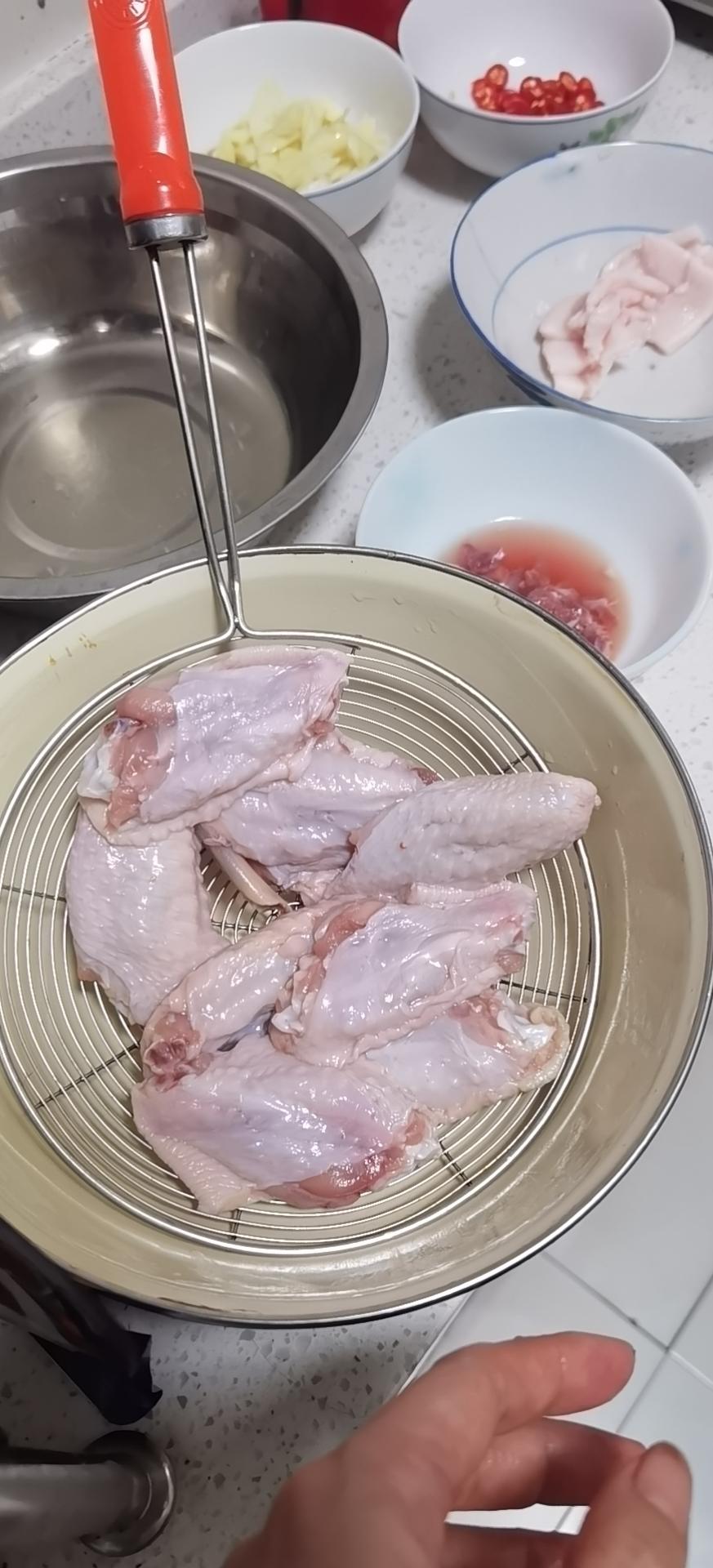 奥尔良烤鸡翅 还没摆盘就被抢光了