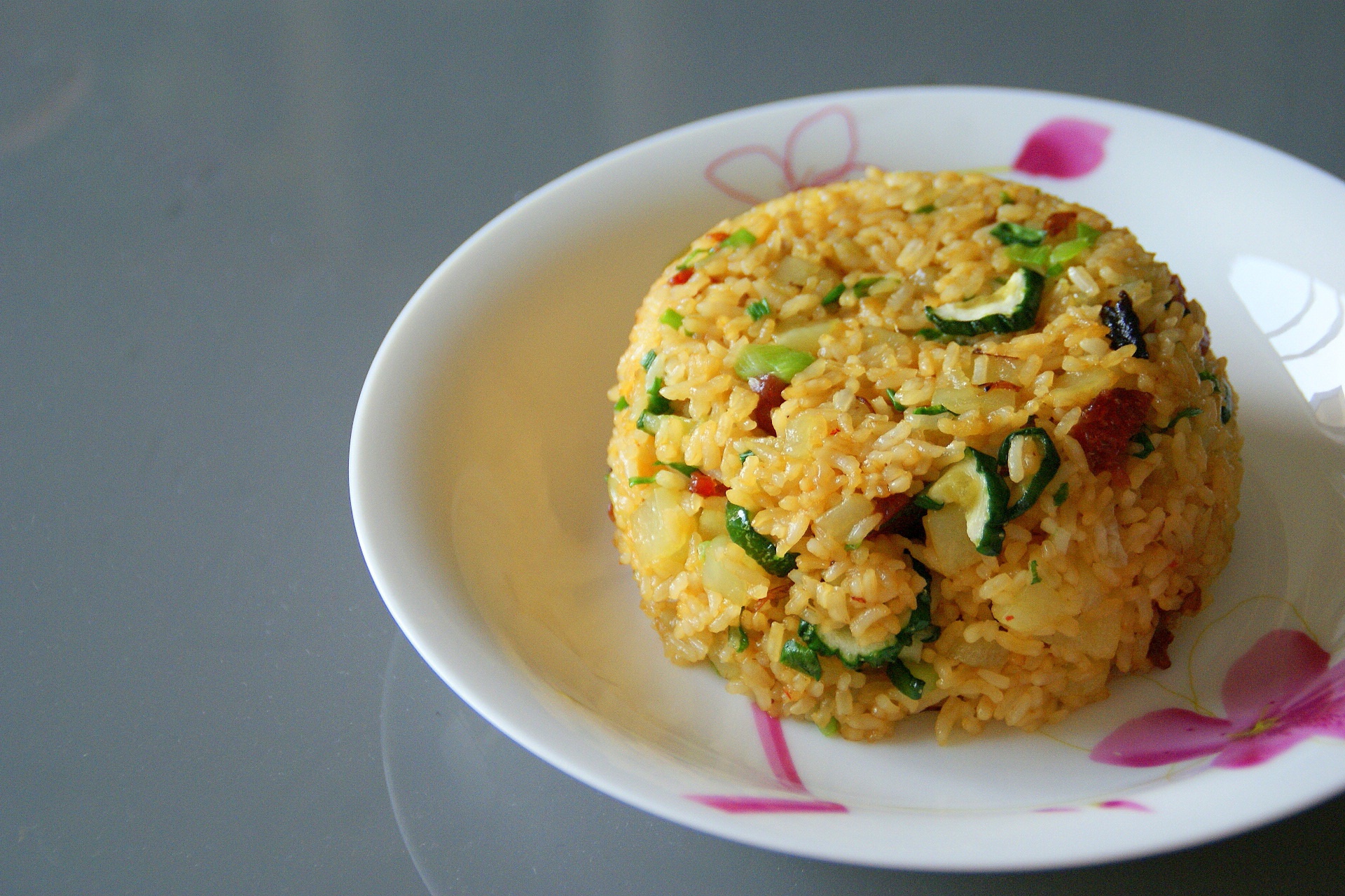 土豆虾仁腊肠炒饭