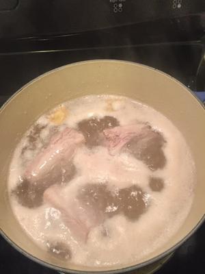 西洋菜猪骨汤(粤式老火汤）的做法 步骤1
