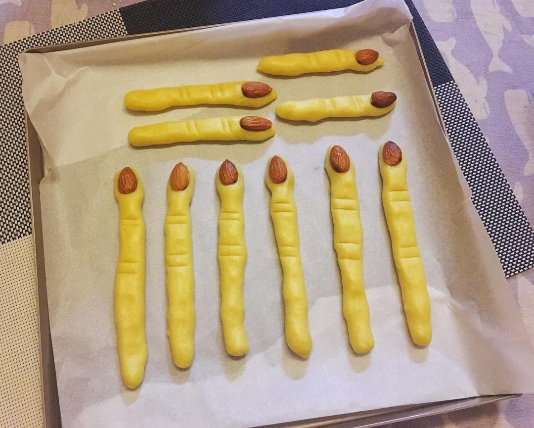 万圣节恐怖女巫手指饼干