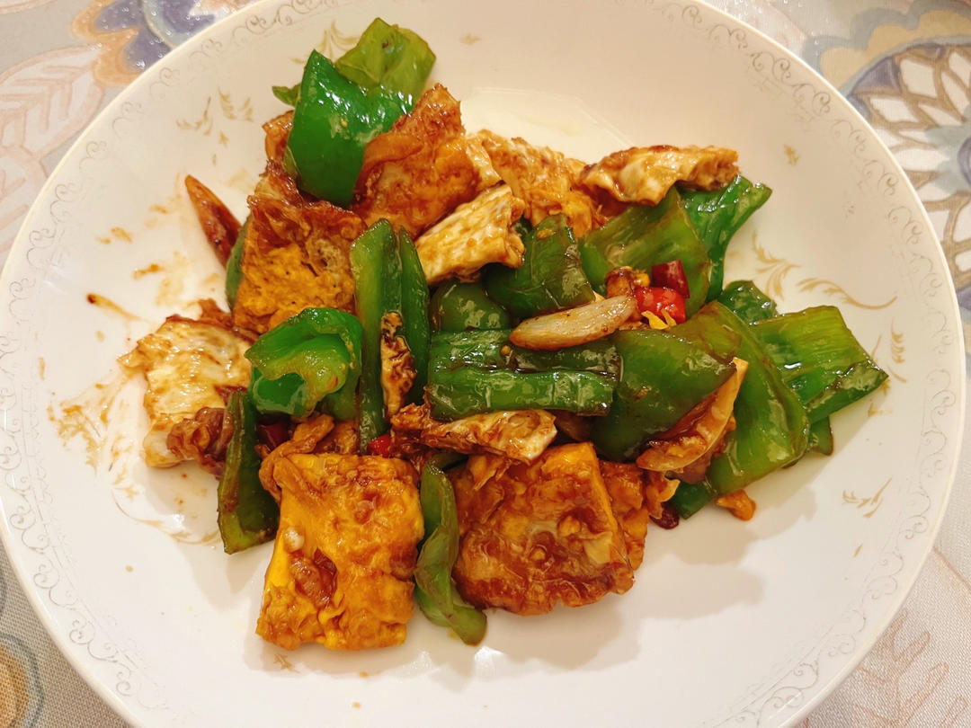 下饭神菜｜青椒炒荷包蛋       吃两碗饭没问题‼️