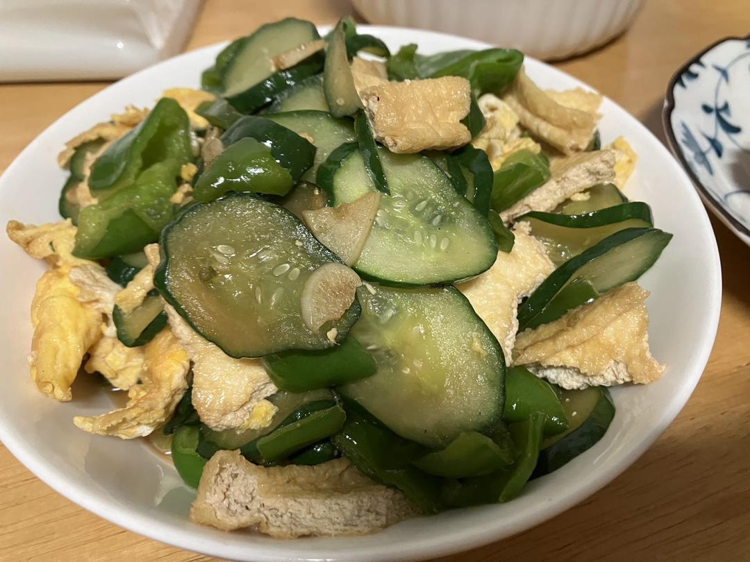 青椒黄瓜炒鸡蛋🥒🥚