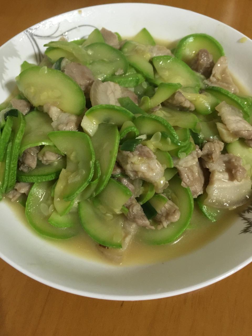西葫芦炒肉