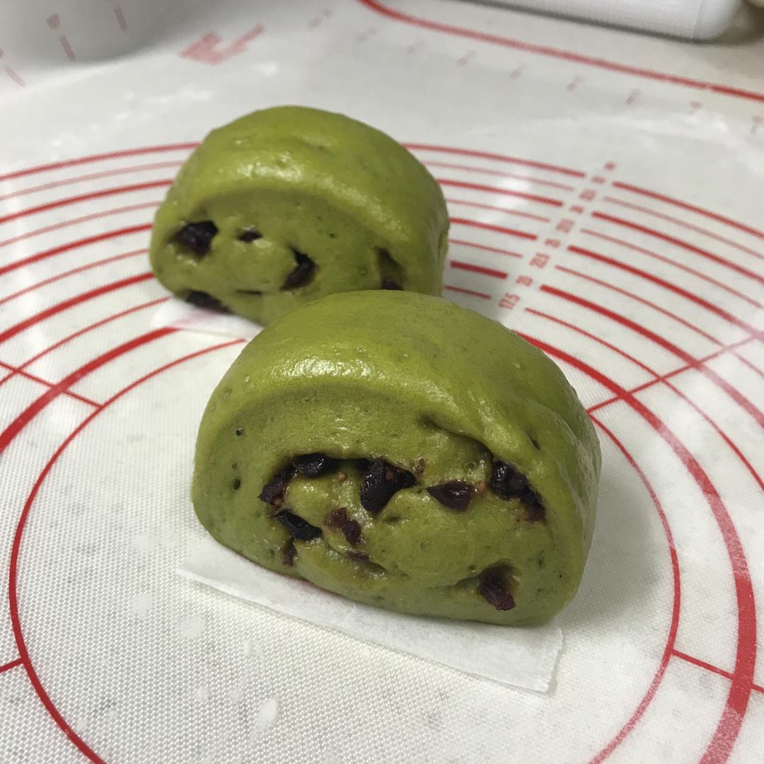 菠菜汁蔓越莓馒头