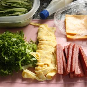 藜麦紫菜包饭的做法 步骤7