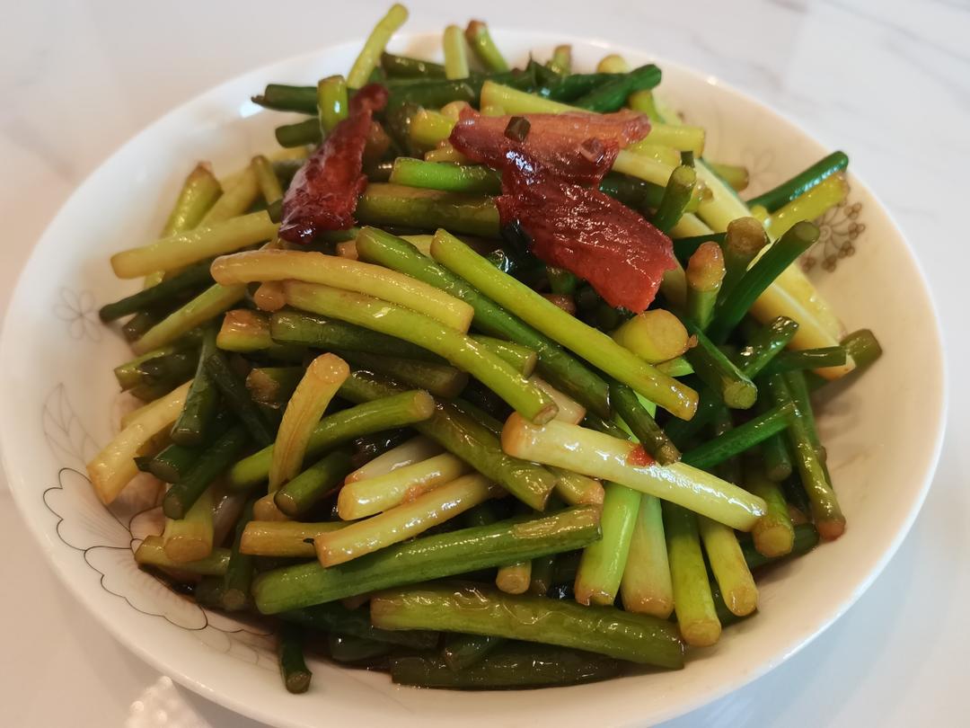 超级下饭的一道菜蒜苔炒风干腊肉