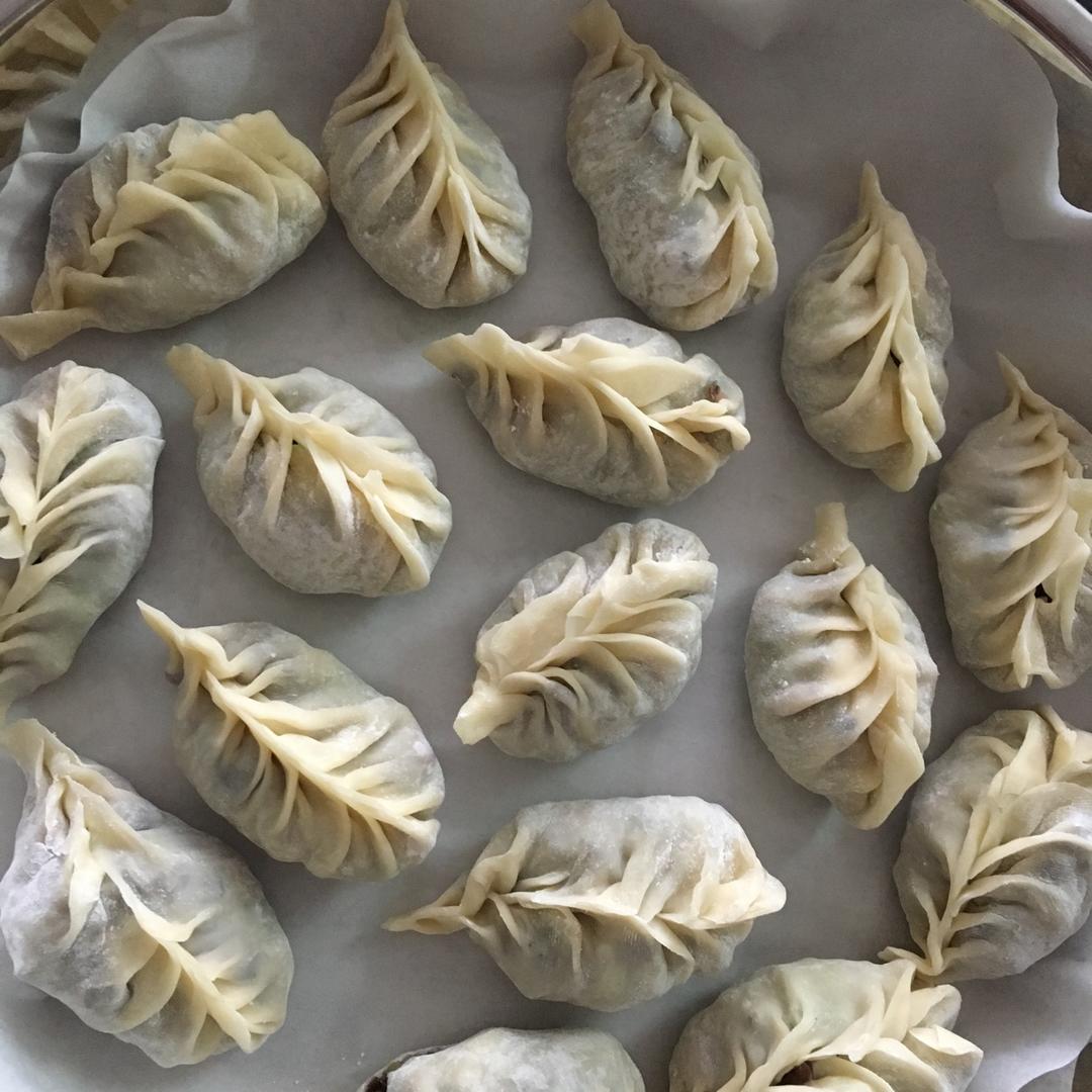 西葫芦鸡蛋馅儿饺子(内有柳叶饺子手法视频)