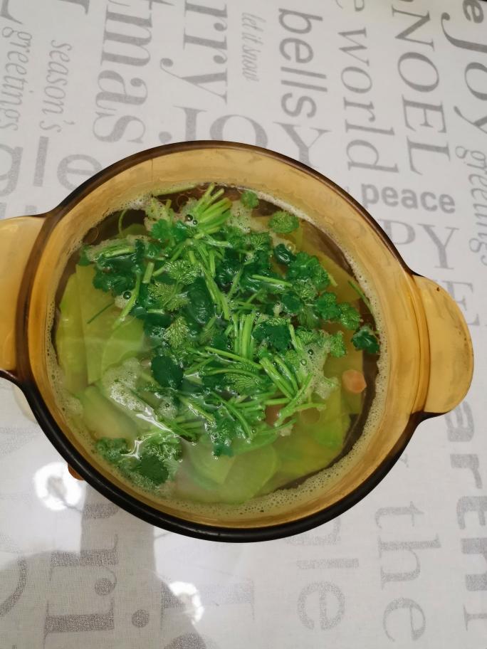 青萝卜干贝粉丝汤的做法