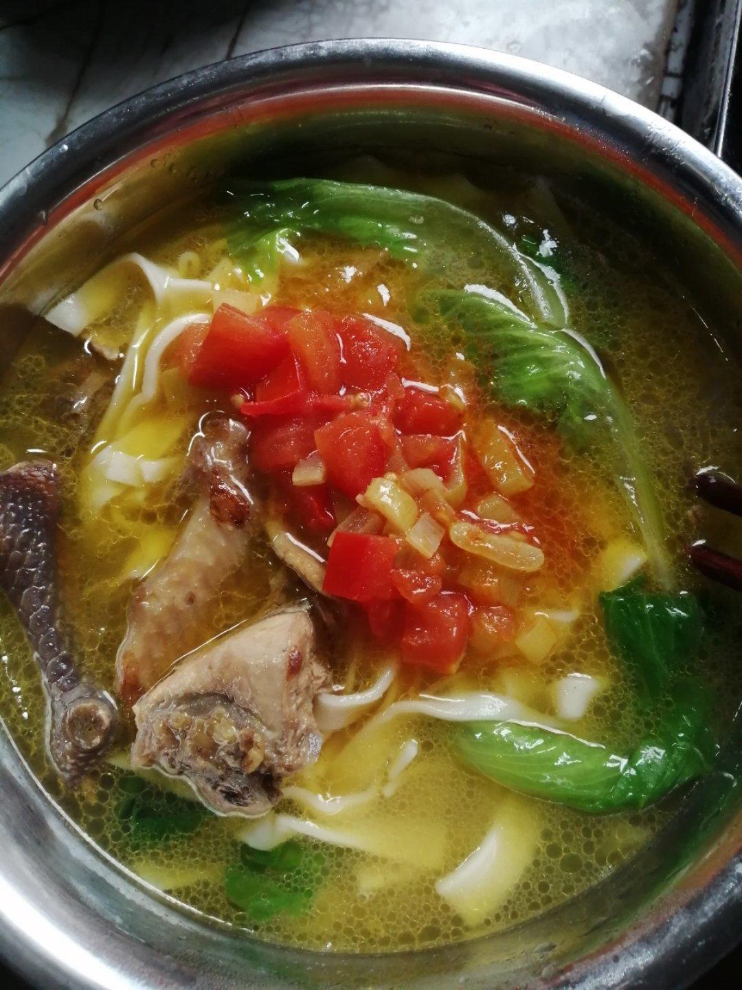 金吉尔和皮克斯的商店做的鸡汤手擀面