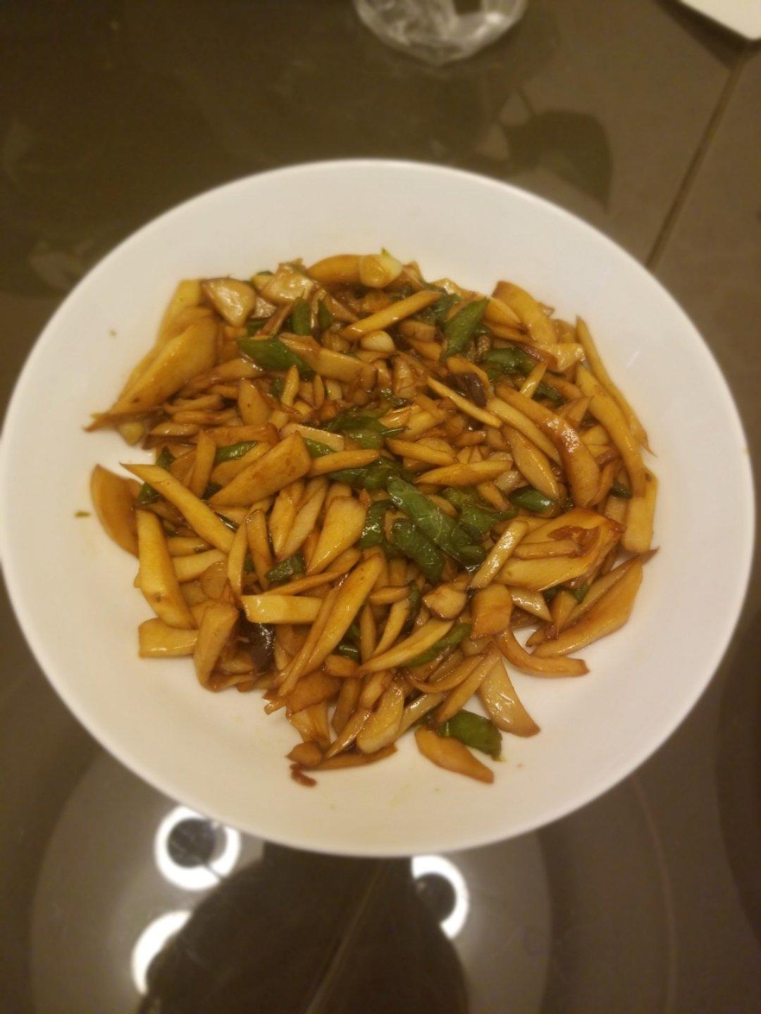 青椒素炒杏鲍菇