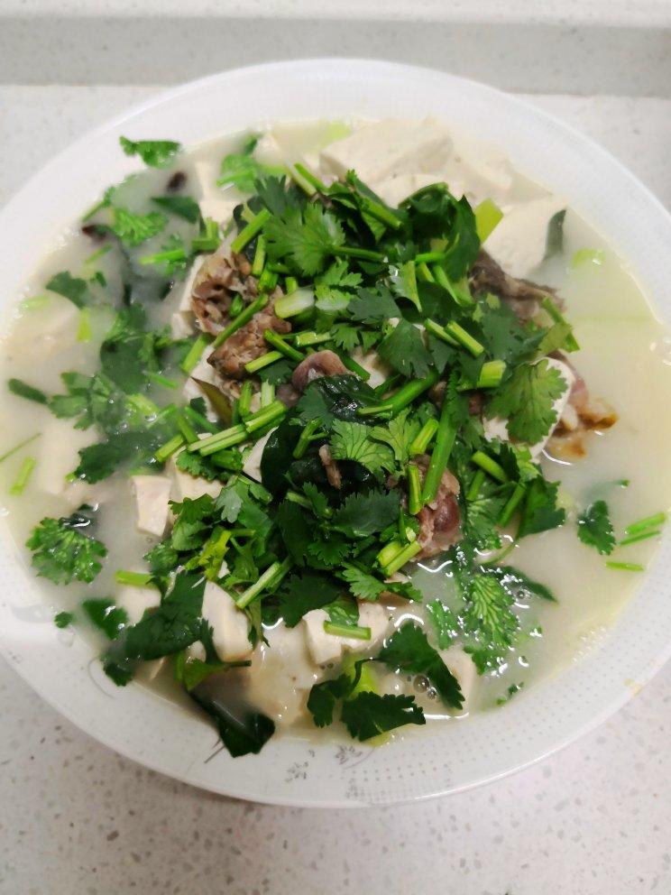 鸭架豆腐汤