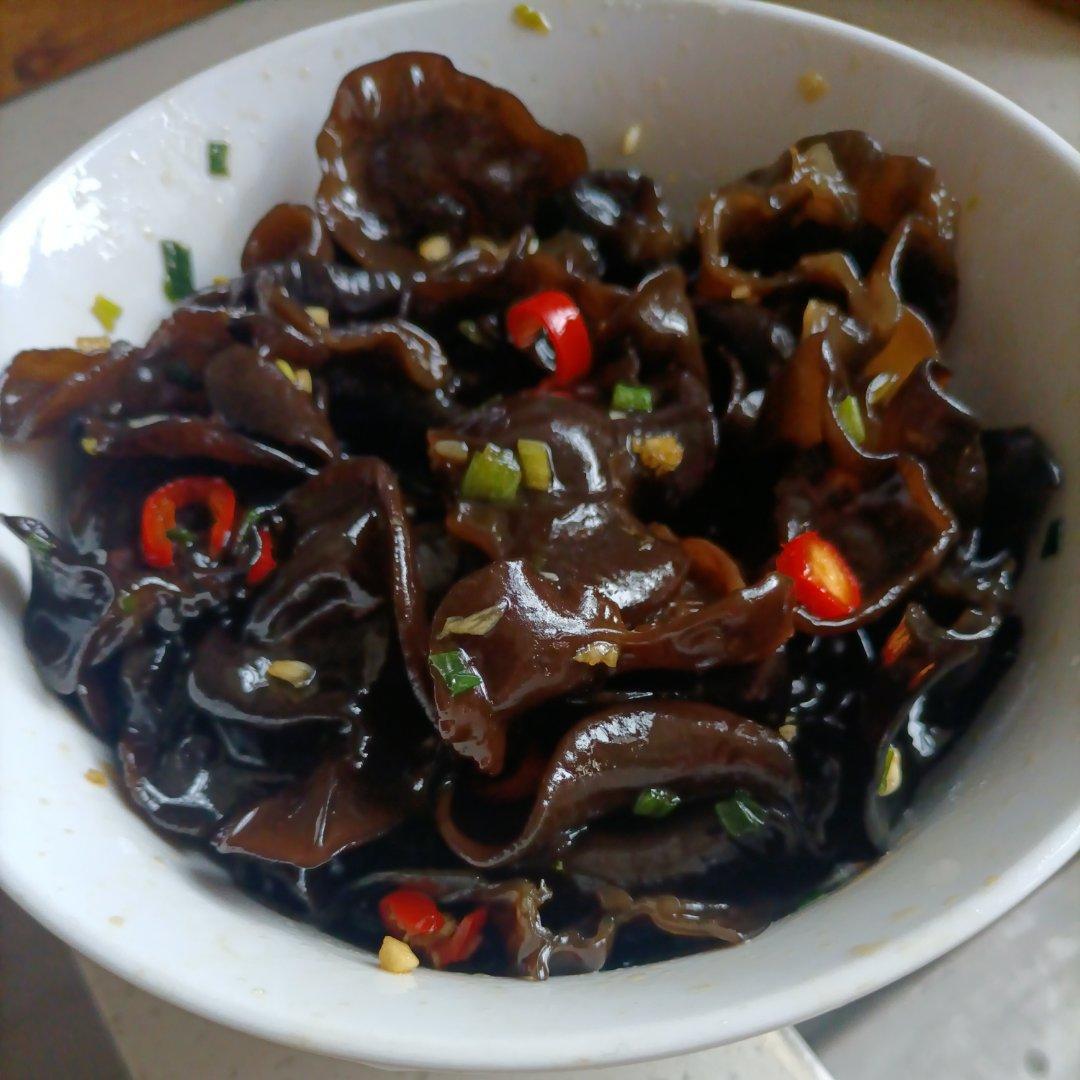 凉拌黑木耳
