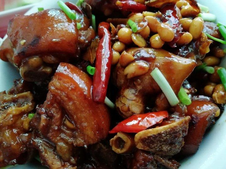 红烧黄豆猪蹄
