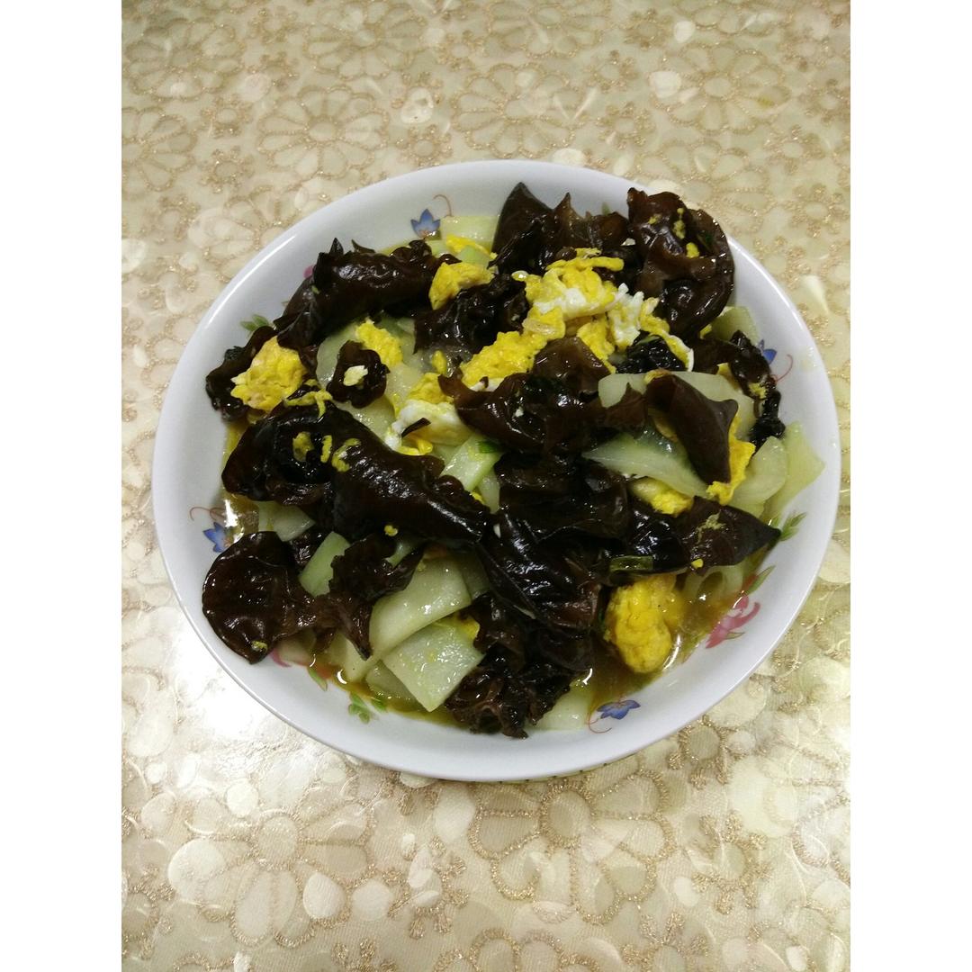 黄瓜木耳炒鸡蛋