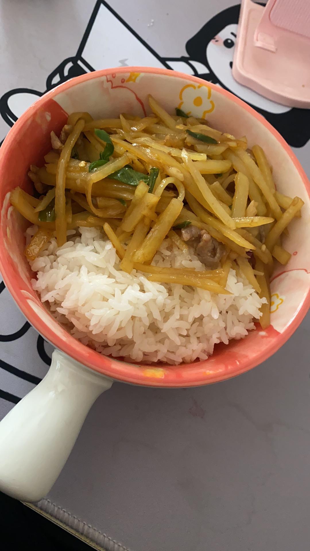 青椒土豆炒肉丝