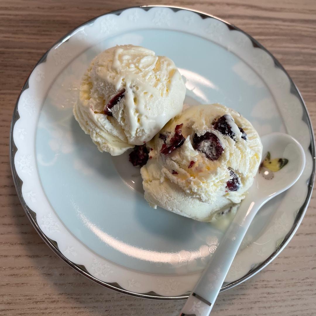 原味冰激凌（熟蛋黄版本 老人小孩都能吃哦）的做法