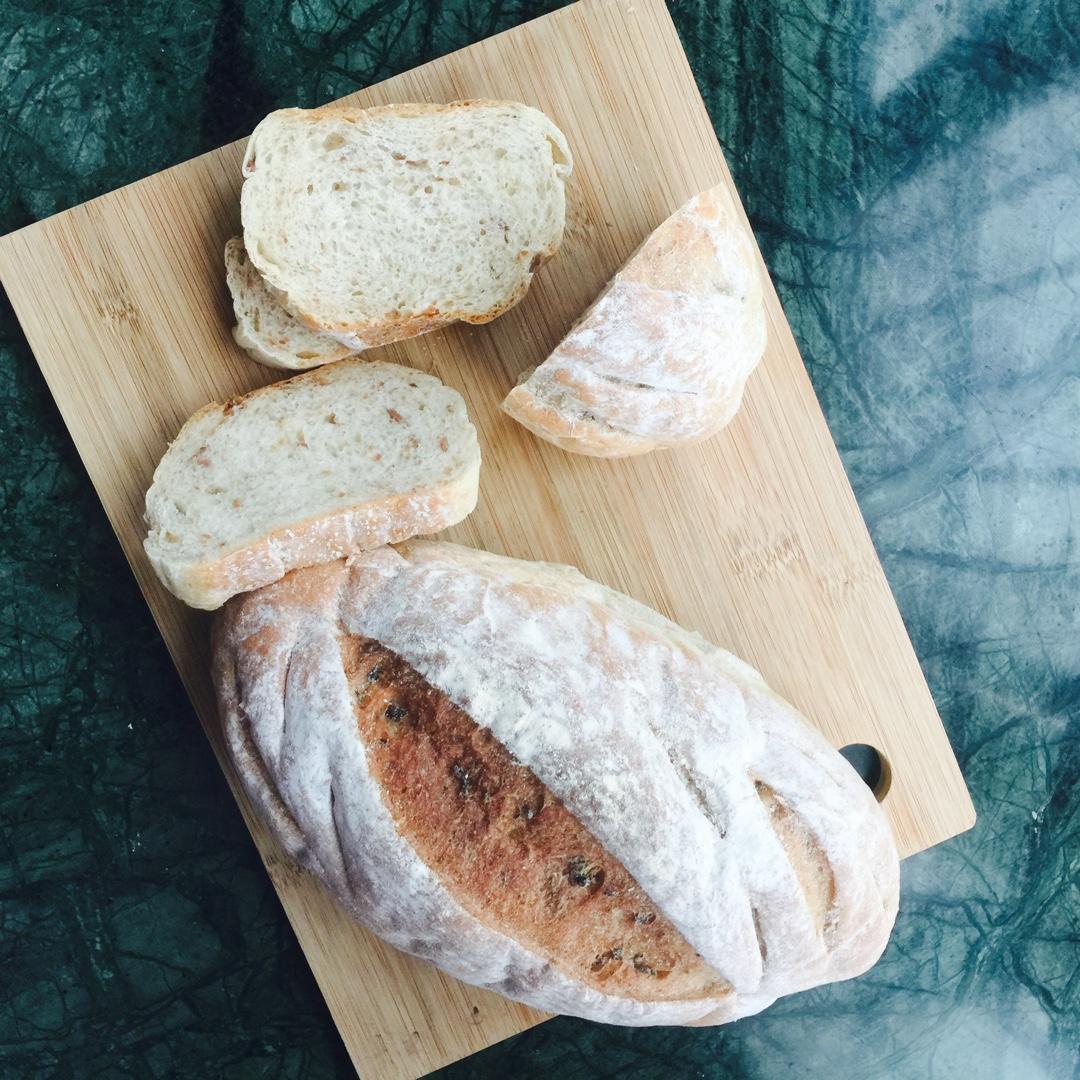 香喷喷的全麦培根面包