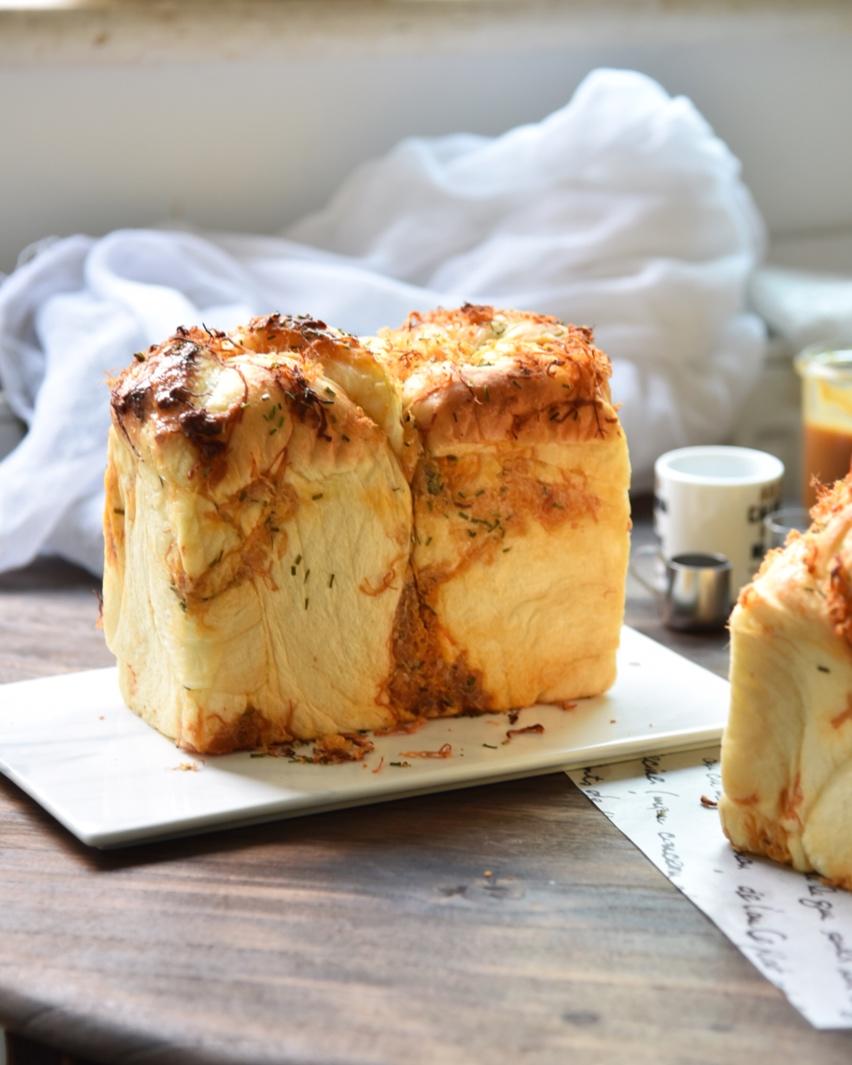 香葱肉松手撕吐司