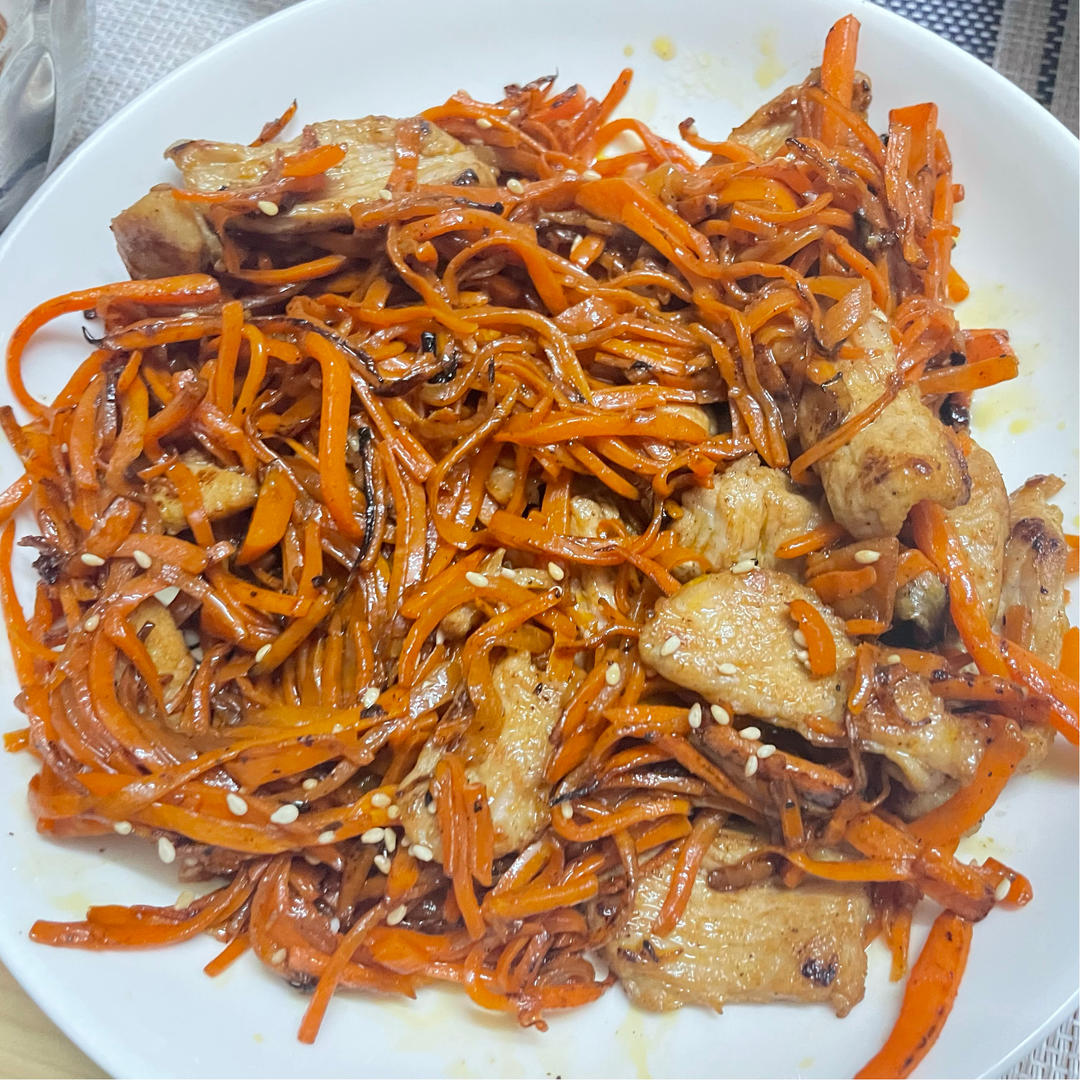 胡萝卜炒肉丝（这样处理，嫩到没朋友）