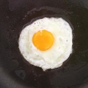 快手早餐—芝士火腿蛋吐司的做法 步骤1