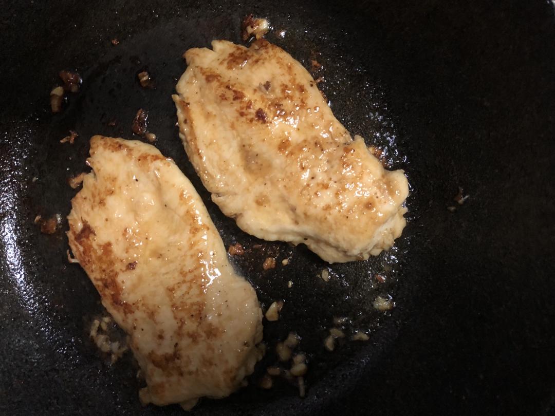 【嫩煎鸡胸肉】