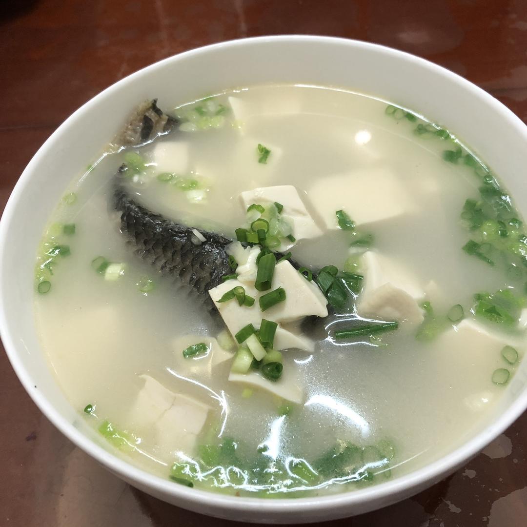 鲫鱼豆腐汤