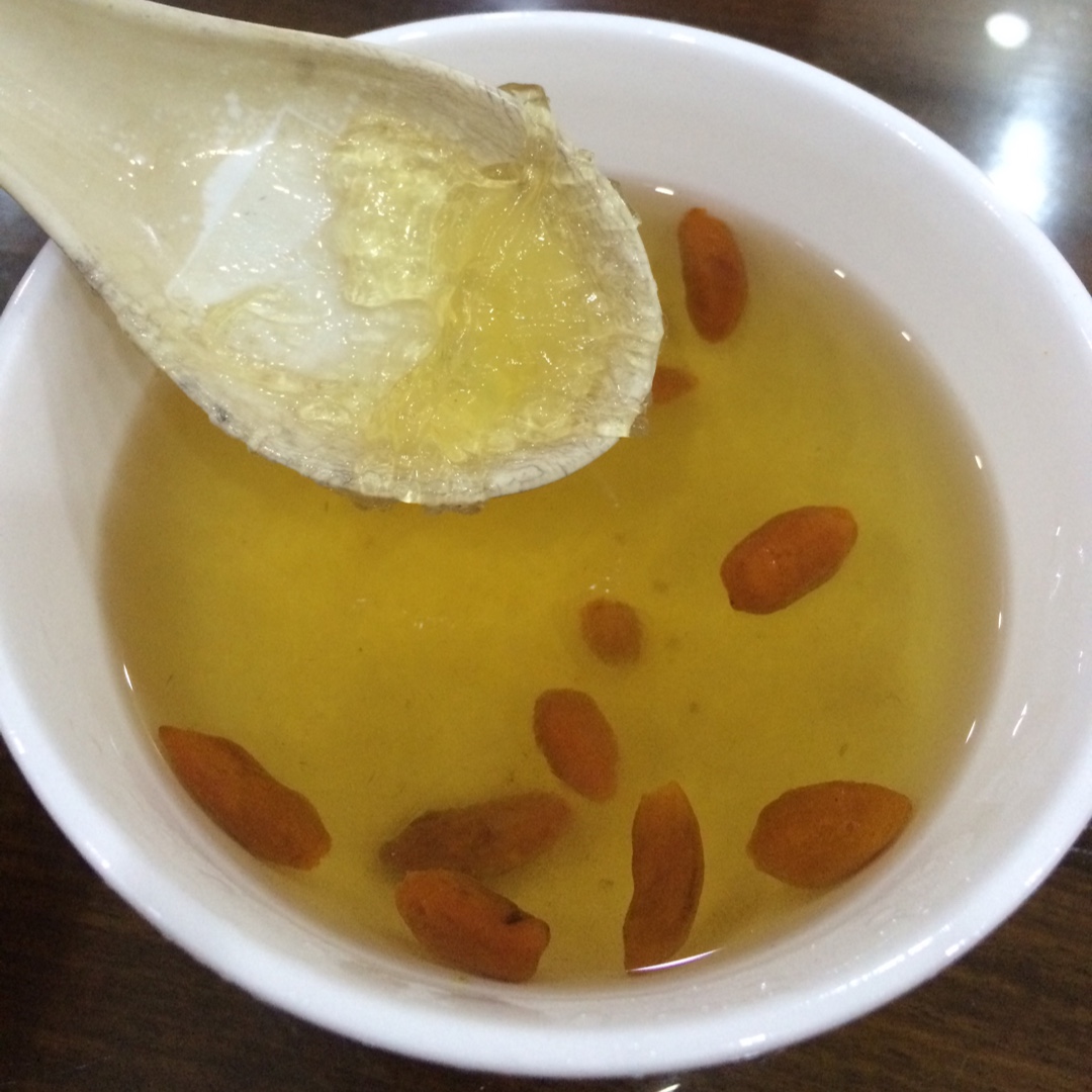 覃睿妈咪做的冰糖炖燕窝